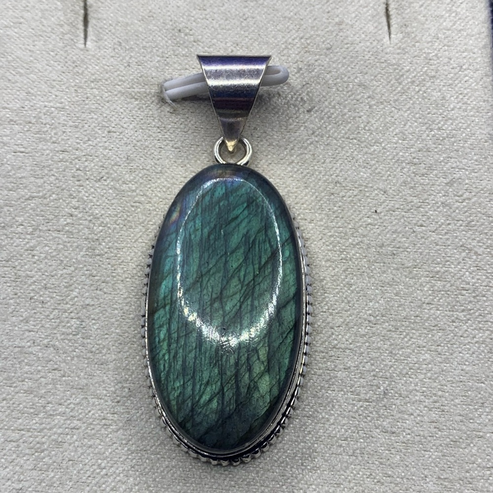 Fabulous Green & Blue FLASH Labradorite Pendant! .925 Sterling Silver Plated
